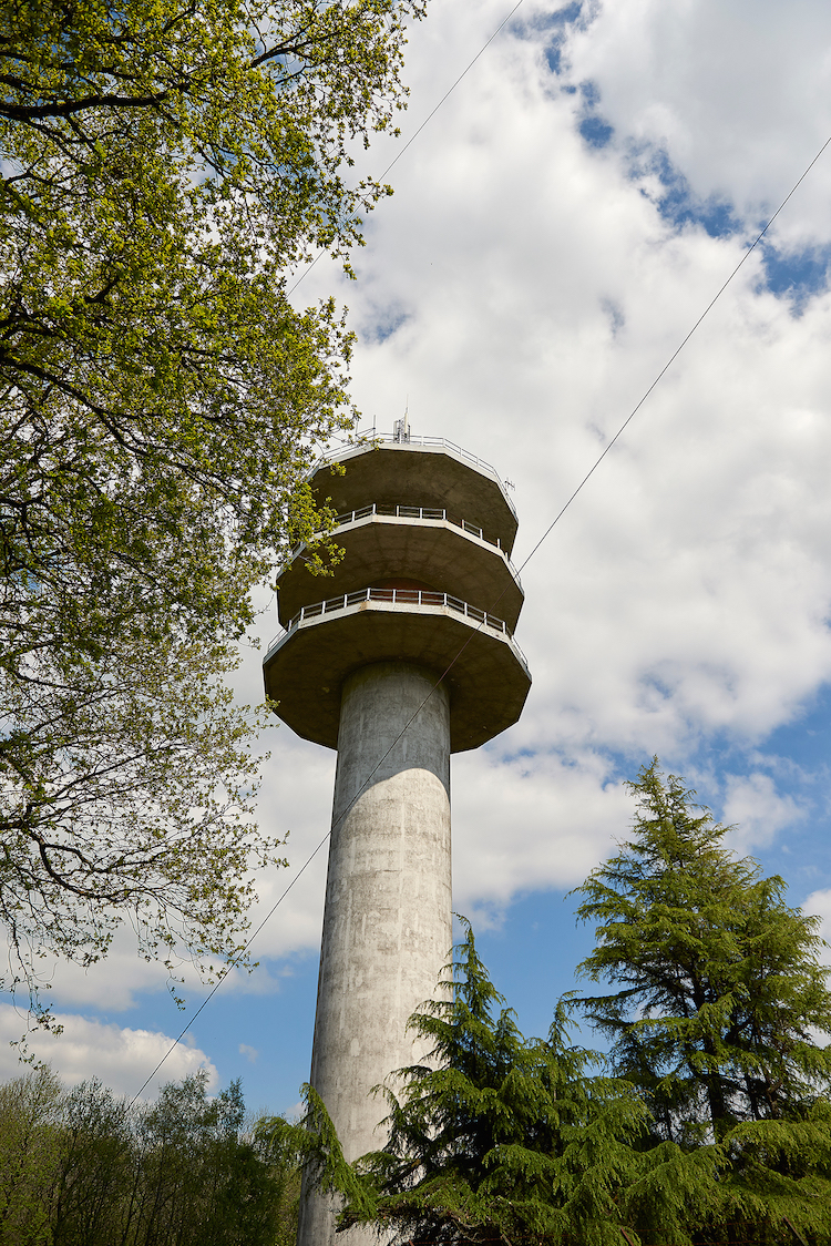 antenne-mont-rochard-sainte-gemmes-le-robert